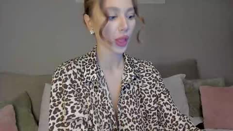 Snapshot of amelydoll18 chatting on September 19, 4:33 pm Stefa online show from September 19, 4:33 pm