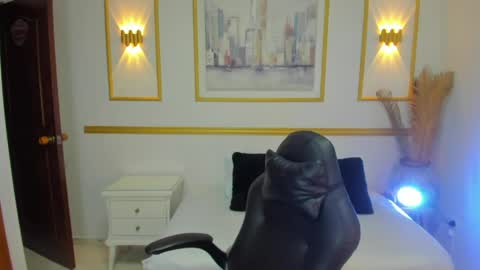 M A R E online show from April 20, 11:57 am