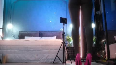 Ami online show from April 4, 8:27 pm