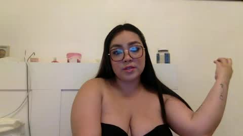 ami_rosee online show from July 25, 11:02 pm