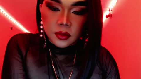 Queen Mireska online show from February 25, 6:55 pm