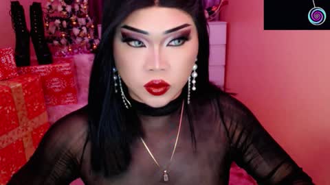 Queen Mireska online show from December 5, 5:33 pm