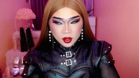 Queen Mireska online show from September 19, 8:51 am