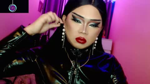 Queen Mireska online show from July 8, 5:49 pm