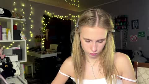 Amily online show from March 30, 3:01 pm