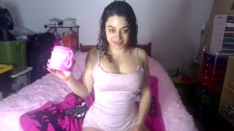 Amirah online show from December 5, 6:56 am