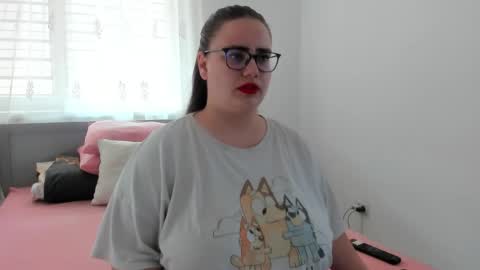 Amira Vyxen online show from April 17, 7:11 am