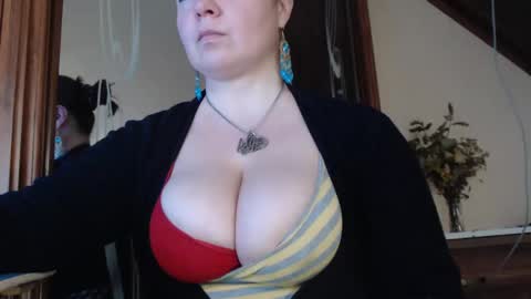 amorelara online show from February 15, 8:33 am