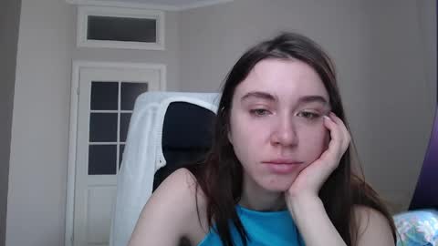 miss unforgettable online show from April 12, 10:30 am