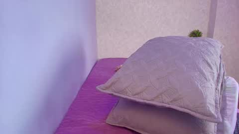 amy__wats0n online show from December 3, 7:14 pm