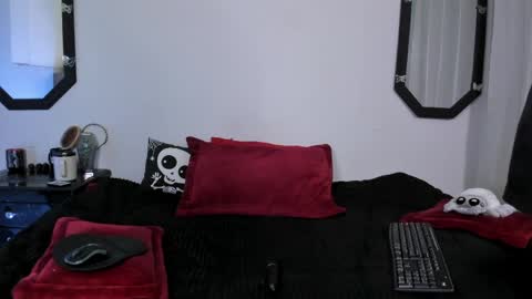 Amy online show from April 8, 4:10 pm