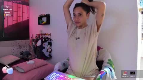 Snapshot of amy_and_eloise chatting on September 26, 11:29 am AmyEloise online show from September 26, 11:29 am