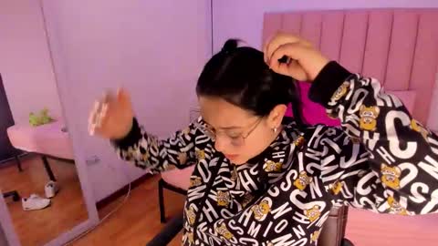 Aleja   online show from November 24, 5:06 am