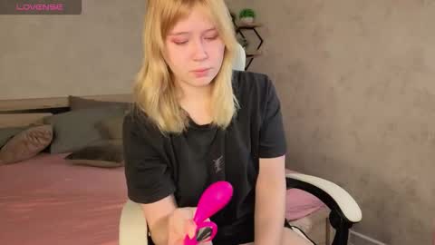 Amy online show from November 10, 12:35 am