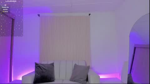 Emily online show from November 6, 4:32 pm