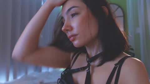 Amy Armstrong online show from December 3, 9:37 pm