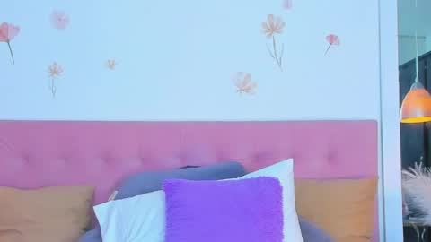 Amyevaans1 online show from May 12, 9:35 pm