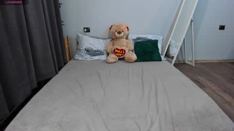 amymilson online show from February 27, 7:04 pm