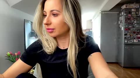 amyroberta92 online show from February 19, 7:51 am