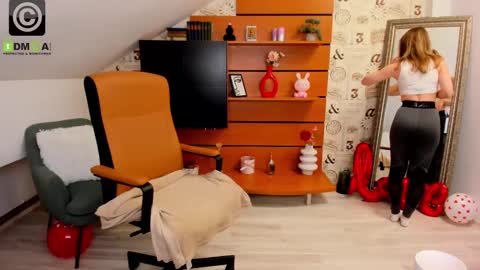 AmyRossie online show from February 28, 1:47 pm