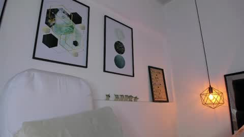 Amy online show from April 16, 12:05 pm