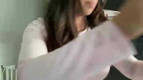 Amy Smilez online show from December 17, 5:30 pm