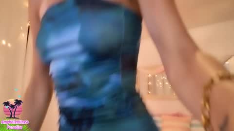 Snapshot of amyvalentine chatting on September 24, 5:47 am  AmyValentine  online show from September 24, 5:47 am