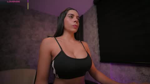 AMY WALKER online show from December 23, 9:04 am