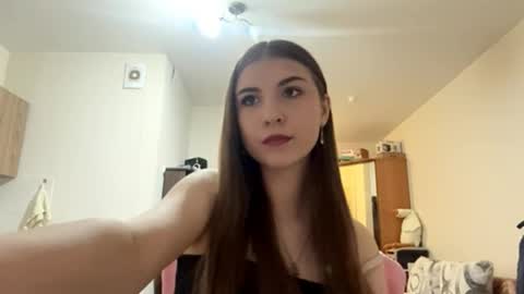 an foxis71 online show from April 17, 6:10 pm