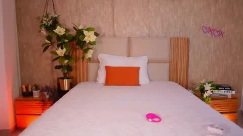 Ana  online show from April 5, 2:52 am