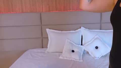 anabelleray online show from September 17, 7:17 pm