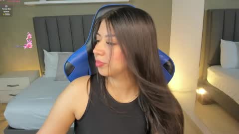 A N A online show from April 10, 2:33 pm