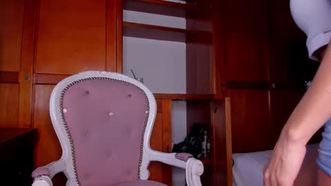 Anahi online show from November 26, 3:15 am