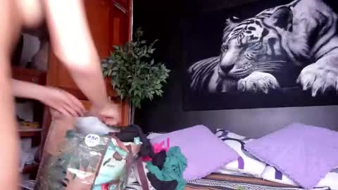 Anahi online show from February 21, 3:31 am