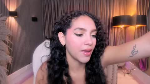 Anahi Curlie online show from June 2, 11:12 am