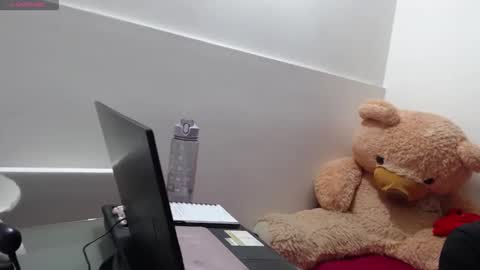 Anahi Browns online show from April 10, 10:03 pm