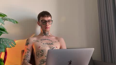 simon online show from April 6, 1:03 am