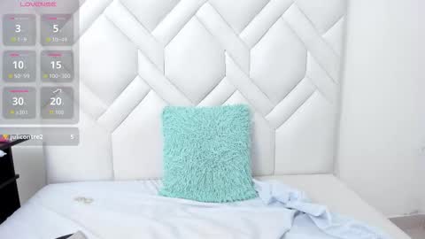 analia18  online show from October 18, 2:54 pm