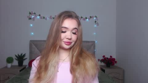 anastacyyellig online show from April 19, 8:44 pm