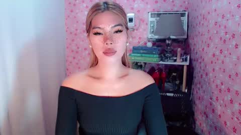 andrea06121998 online show from February 5, 10:41 am