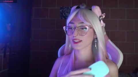 Andrea  online show from March 27, 3:12 am