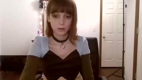 Snapshot of andrea_davenport chatting on December 18, 5:26 am andrea online show from December 18, 5:26 am