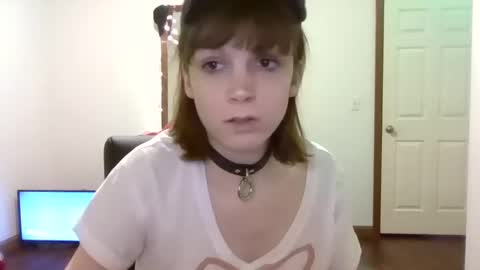 Snapshot of andrea_davenport chatting on December 28, 7:00 am andrea online show from December 28, 7:00 am