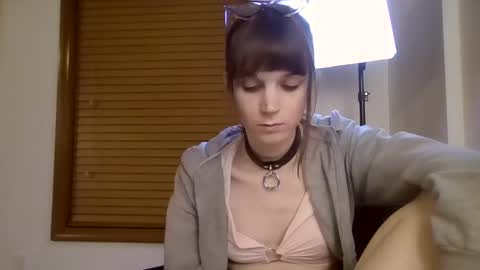 Snapshot of andrea_davenport chatting on December 2, 3:08 am andrea online show from December 2, 3:08 am