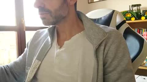 andrea_feetlover online show from April 23, 5:25 pm