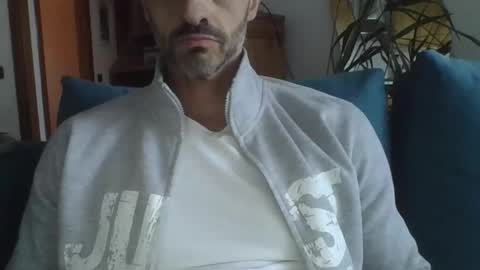 andrea_feetlover online show from April 11, 12:53 pm