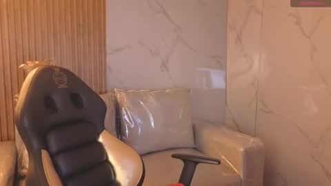 Andrea Ramos online show from November 27, 9:33 pm