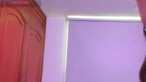 andreaqueenn online show from March 24, 7:09 pm