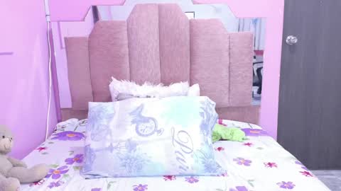 A n d r  e a S w e e t  online show from April 13, 8:13 pm