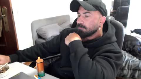  Instagram  online show from December 16, 2:12 pm